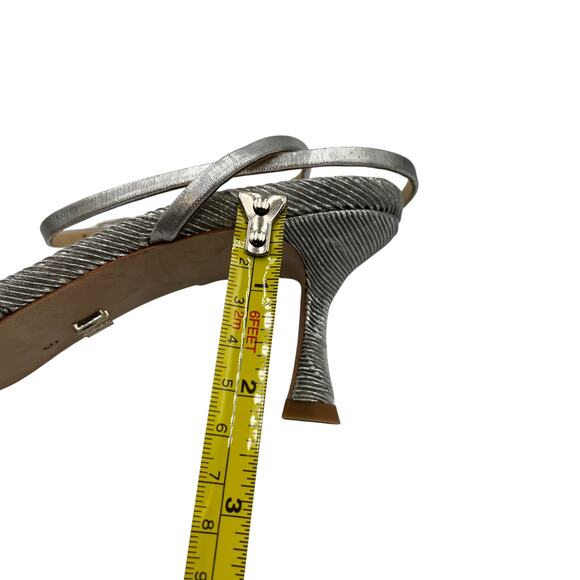 Badgley Mischka Metallic Pleated Bow Kitten Heel Sandals Silver Size 6 - Picture 8 of 8